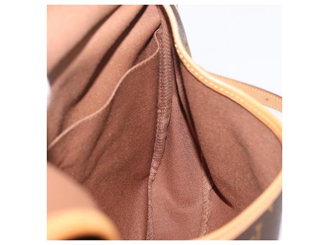 LOUIS VUITTON Monogram Saumur 30 Shoulder Bag M42256 LV - vista 30