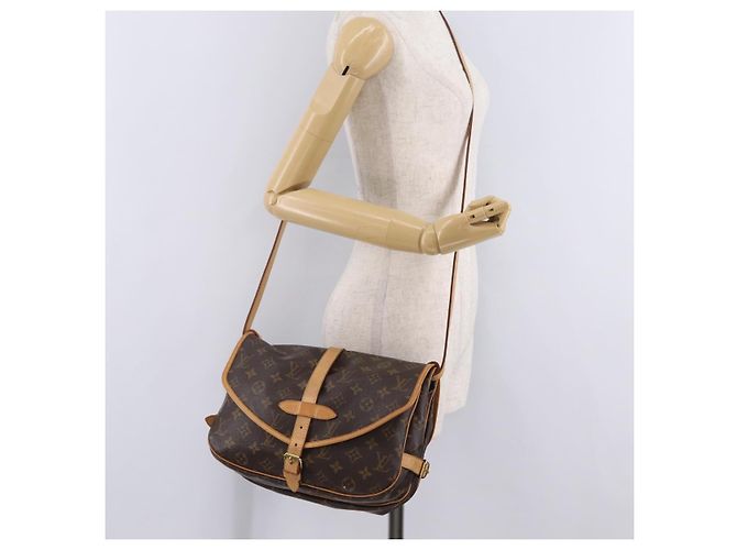LOUIS VUITTON Monogram Saumur 30 Shoulder Bag M42256 LV - vista 34
