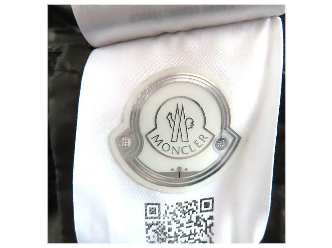 MONCLER CAPRIER Nylon Down Coat - view 13