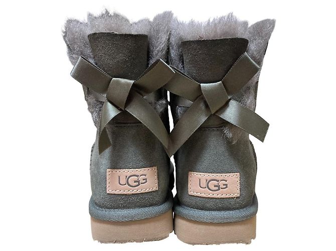 Stivali in pelle di pecora UGG Mini Bailey Bow II - vista 4