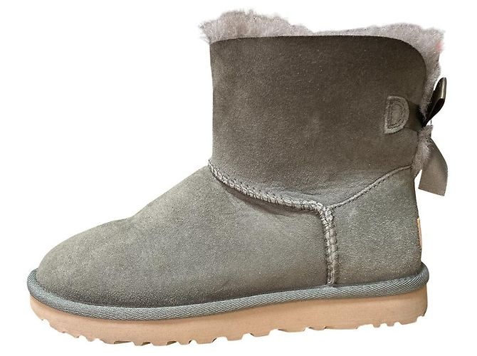 Stivali in pelle di pecora UGG Mini Bailey Bow II - vista 5