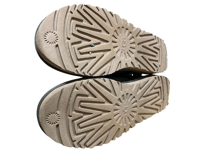 Stivali in pelle di pecora UGG Mini Bailey Bow II - vista 7