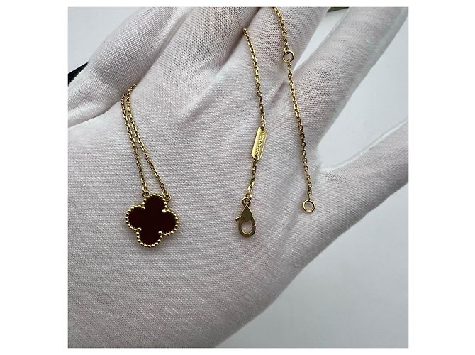 Collana Sweet Alhambra Van Cleef & Arpels Oro Giallo Cornalina - vista 11