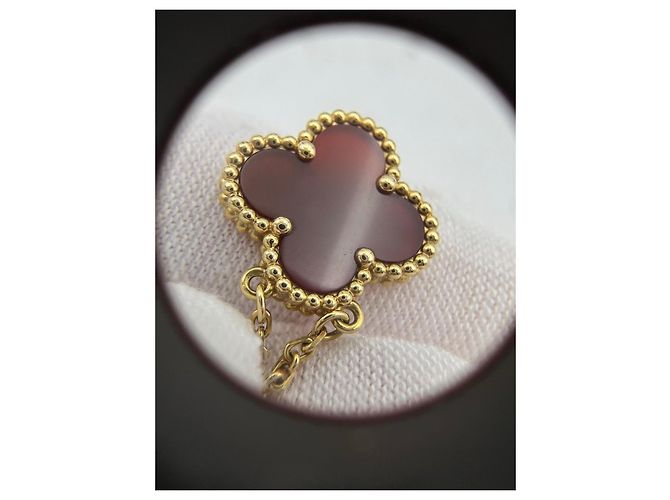 Collana Sweet Alhambra Van Cleef & Arpels Oro Giallo Cornalina - vista 17
