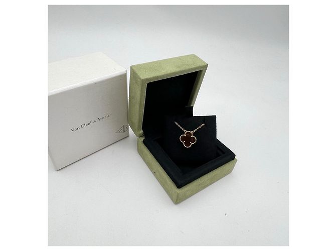 Collana Sweet Alhambra Van Cleef & Arpels Oro Giallo Cornalina - vista 3