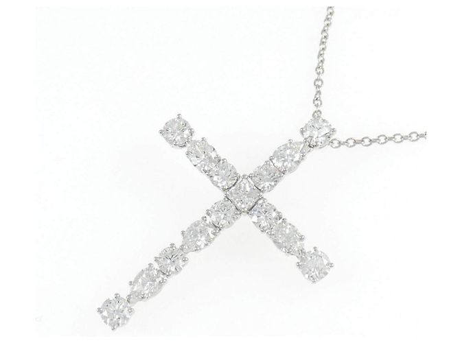 Collana Harry Winston Madonna Cross Small in Platino - vista 3