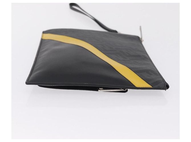 Fendi Pochette da Polso con Zip Zucca Coated Canvas e Pelle Medium - vista 3