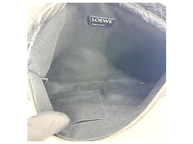 Pouch T Loewe in vernice con Anagram embossed - vista 5