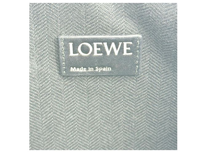 Pouch T Loewe in vernice con Anagram embossed - vista 6