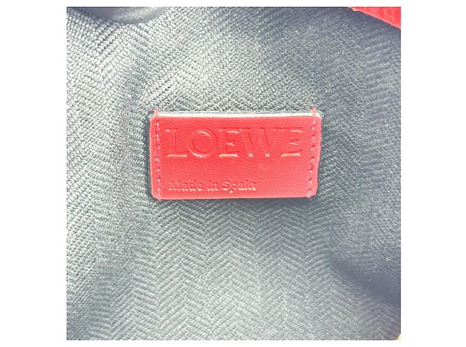 Loewe T Messenger Anagram Leder geprägt Medium - Ansicht 6