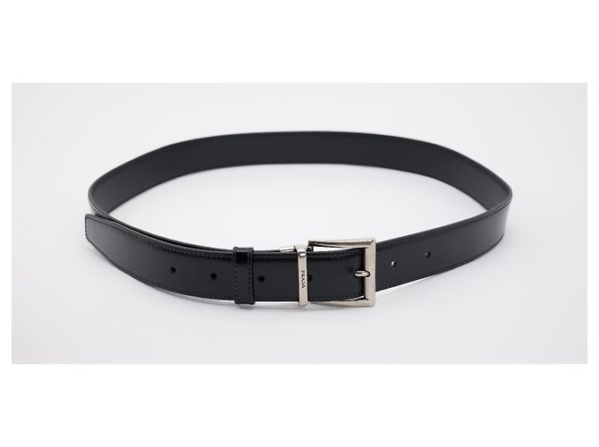 Cinto Formal Prada em Pele de Bezerro Lisa com Fivela Prateada - vista 2