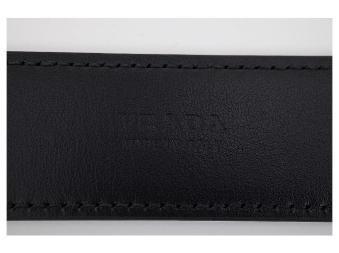 Cinto Formal Prada em Pele de Bezerro Lisa com Fivela Prateada - vista 5