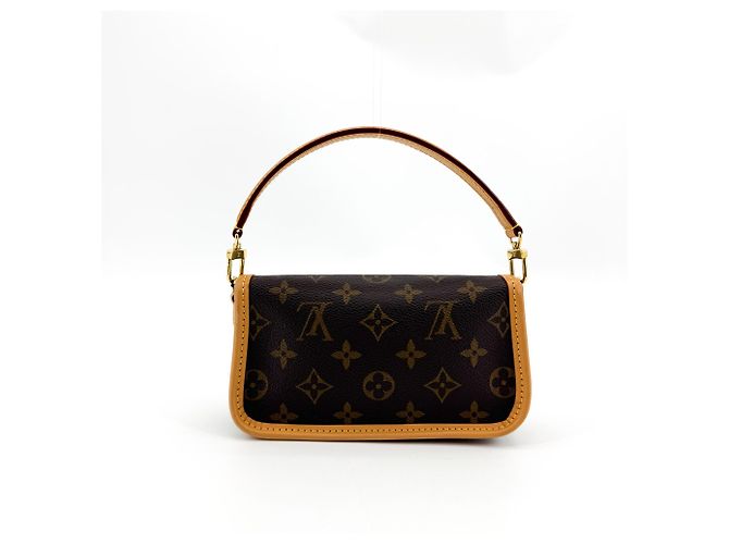 Louis Vuitton Diane NM Monogram Canvas Nano - vista 2
