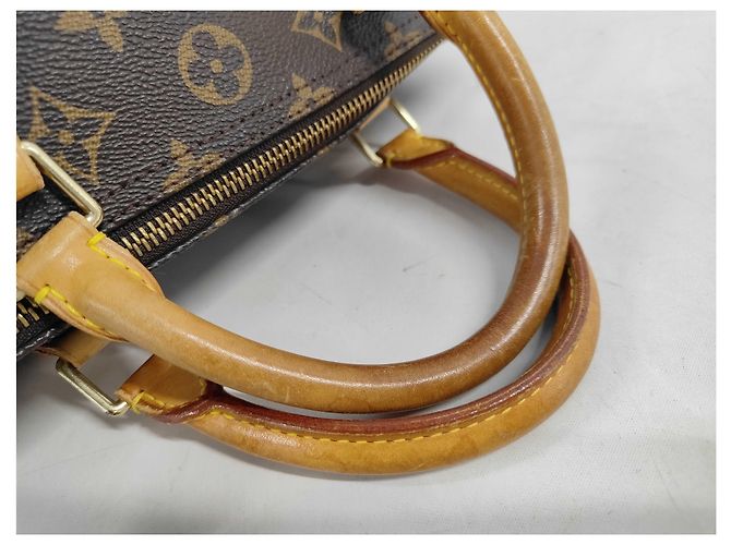 Louis Vuitton Speedy Monogram Canvas 30 - vue 4