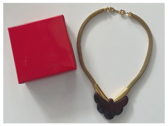 Givenchy Colar Borboleta em Ouro e Resina Bordeaux - vista 3