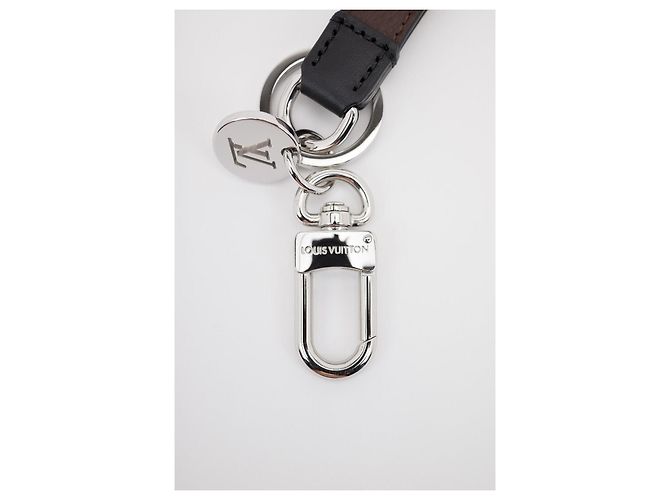 Louis Vuitton Monogram Slim Dragonne Bag Charm & Key Holder - vista 3