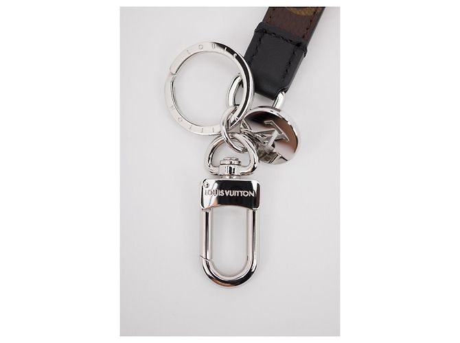 Louis Vuitton Monogram Slim Dragonne Bag Charm & Key Holder - vista 4