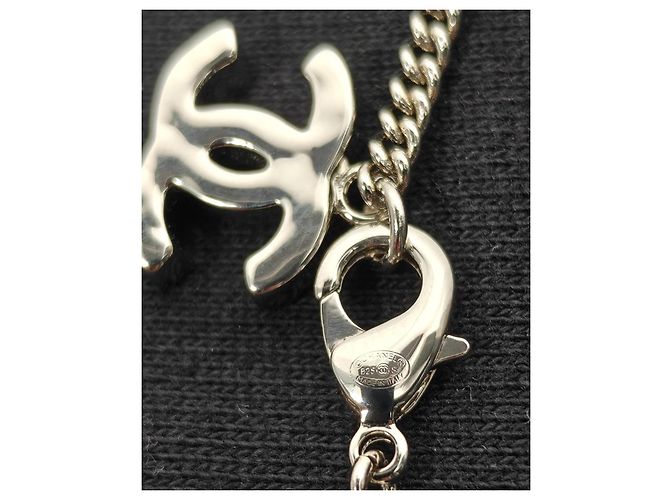Collana con pendente Chanel Double CC Logo in smalto bianco - vista 5