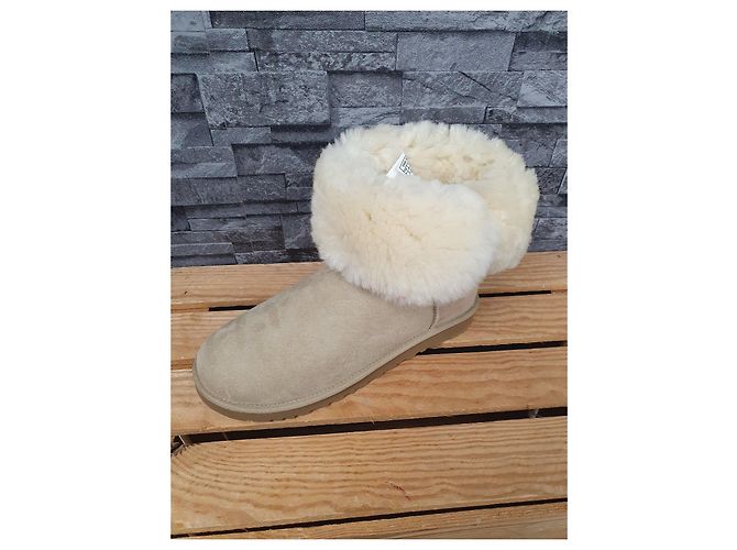 UGG Bailey Button - Botas de piel de cordero Sand - vista 7