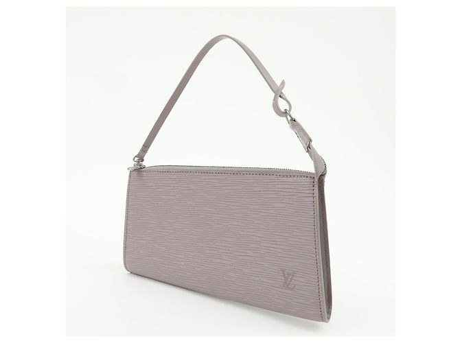 Louis Vuitton Pochette Accessoires Epi Leather - vista 3