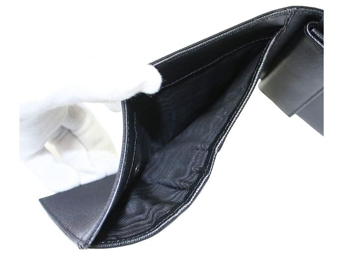 Prada Black Nylon Trifold Wallet M176 Geldbörse - Ansicht 4
