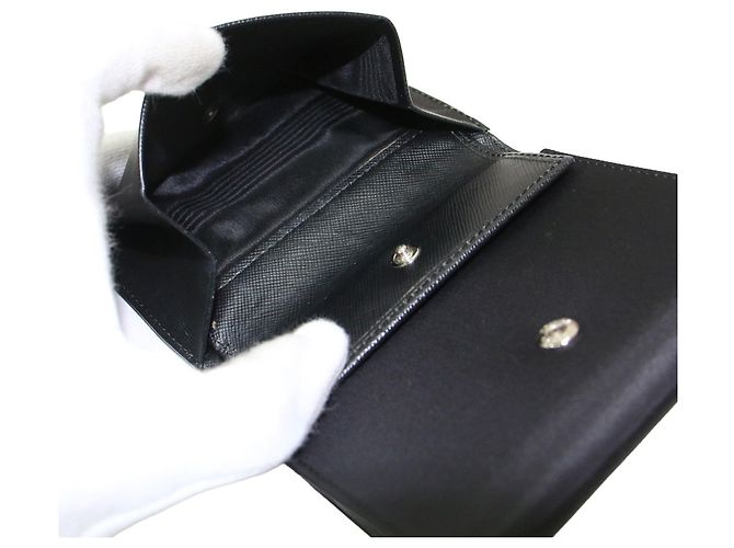 Prada Black Nylon Trifold Wallet M176 Geldbörse - Ansicht 5
