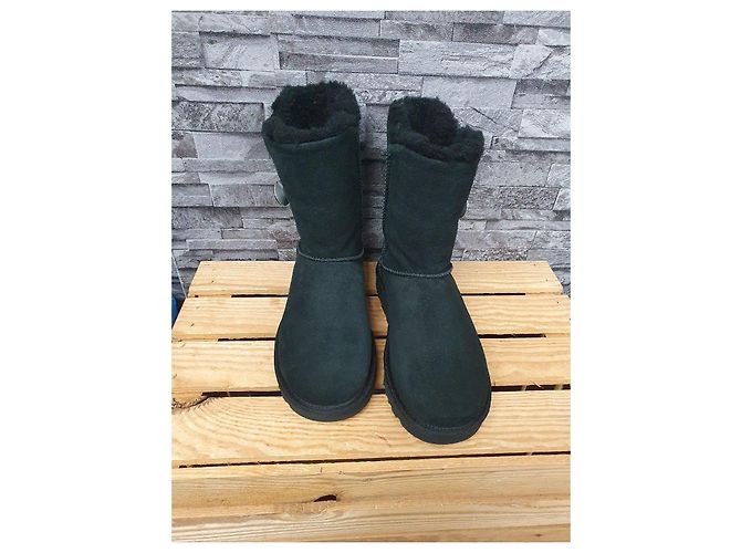 Botas UGG Bailey Button Bling Negro Oro - vista 6