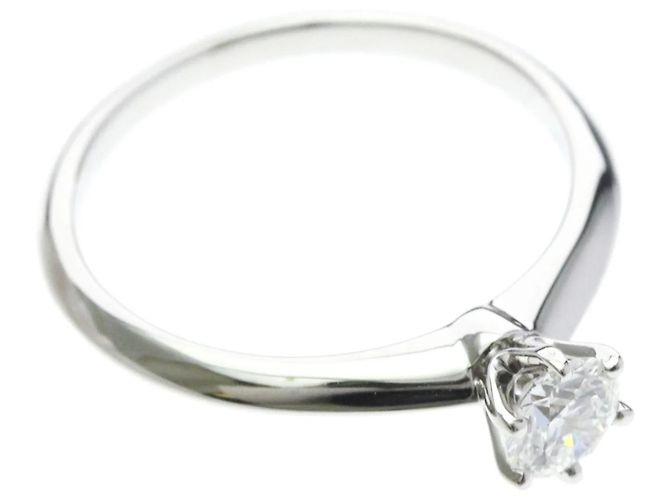 Tiffany & Co. Tiffany Setting Solitär aus Platin mit RBC Diamant G/VVS2 - Ansicht 5