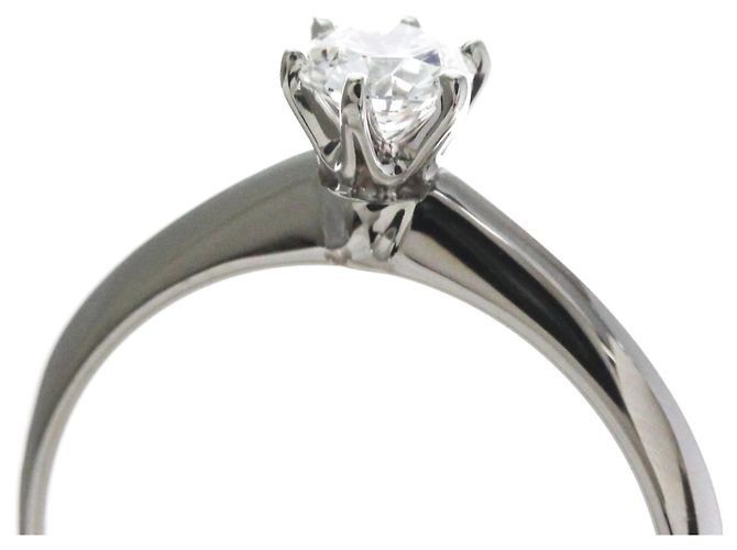 Tiffany & Co. Tiffany Setting Solitär aus Platin mit RBC Diamant G/VVS2 - Ansicht 6