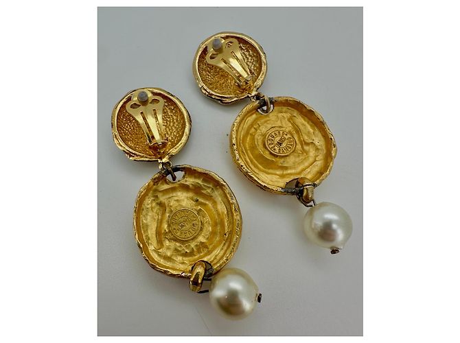 Chanel Edouard Rimbaud Paris – Orecchini Sculptural Spiral & Faux Pearl Drop – 1980s - vista 11