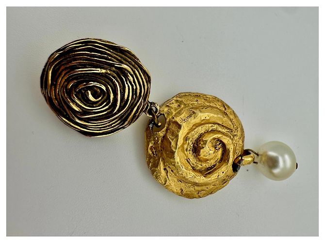 Chanel Edouard Rimbaud Paris – Orecchini Sculptural Spiral & Faux Pearl Drop – 1980s - vista 4