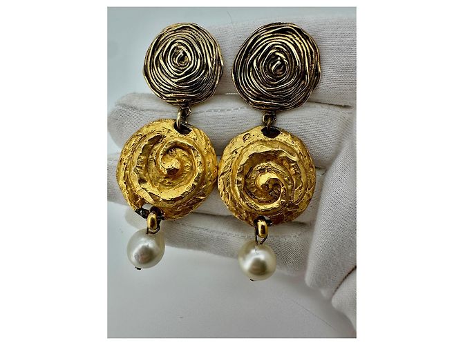 Chanel Edouard Rimbaud Paris – Orecchini Sculptural Spiral & Faux Pearl Drop – 1980s - vista 9