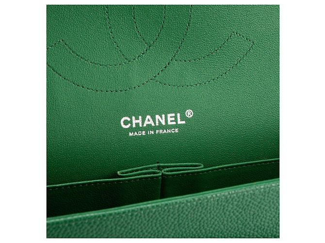 CHANEL - Borsa a tracolla Classique/Timeless Jumbo Chanel in pelle caviar verde - vista 6