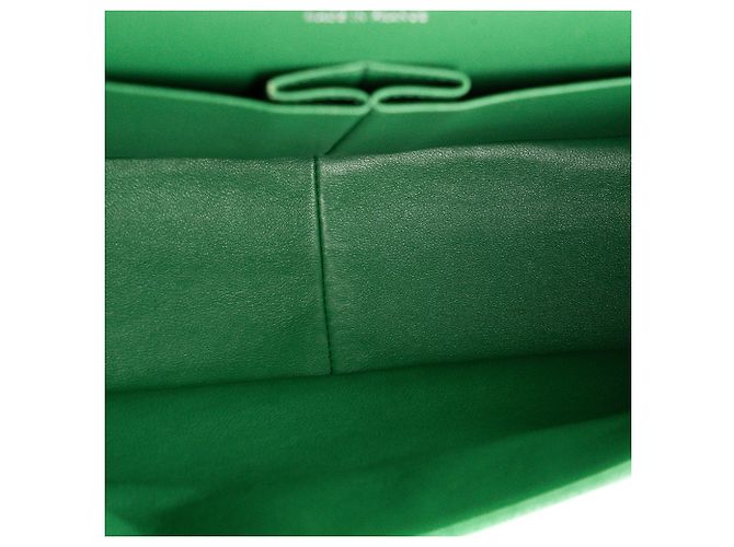 CHANEL - Borsa a tracolla Classique/Timeless Jumbo Chanel in pelle caviar verde - vista 7