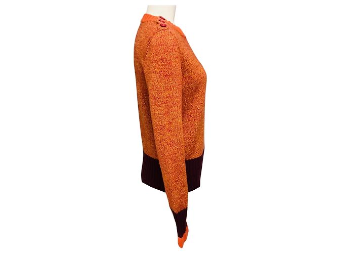 Chanel gestrickter Pullover aus melierter Wolle und Kaschmir in Orange / Burgund mit CC-Logo-Knöpfen - Ansicht 2