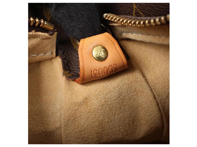 Borsa a tracolla Louis Vuitton Looping GM Monogram in marrone M51145 - vista 11
