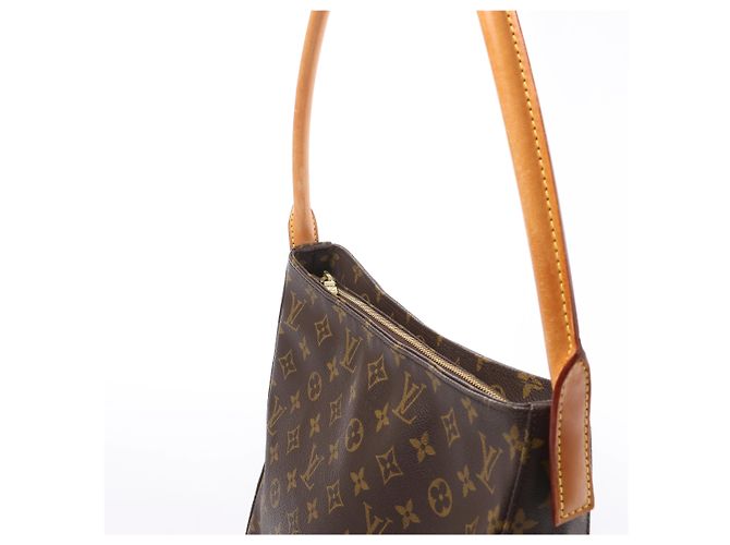 Borsa a tracolla Louis Vuitton Looping GM Monogram in marrone M51145 - vista 3
