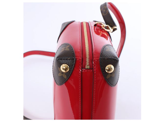 Borsa a tracolla Louis Vuitton Venice Miroir Vernis Leather in rosso M52473 - vista 8