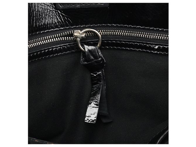 Héloïse Chloé Heloise Shopper-Bag aus schwarzem gestepptem Lackleder - Ansicht 15
