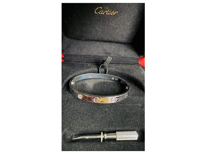 Bracciale Cartier Love 16 in Oro Bianco e Diamanti - vista 2