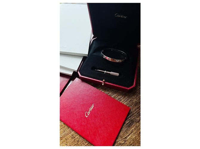 Bracciale Cartier Love 16 in Oro Bianco e Diamanti - vista 4