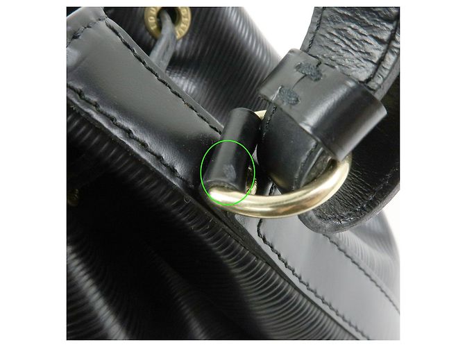 Borsa a tracolla Louis Vuitton Epi Petit Noe Noir Black M44102 - vista 10