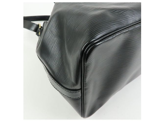 Borsa a tracolla Louis Vuitton Epi Petit Noe Noir Black M44102 - vista 11