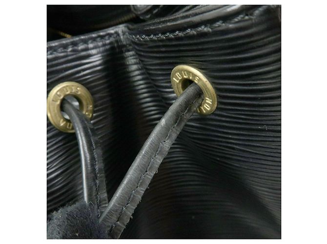 Borsa a tracolla Louis Vuitton Epi Petit Noe Noir Black M44102 - vista 18