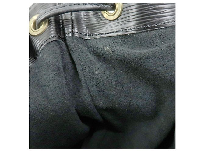 Borsa a tracolla Louis Vuitton Epi Petit Noe Noir Black M44102 - vista 22