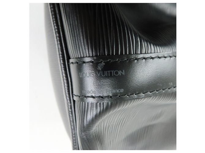 Borsa a tracolla Louis Vuitton Epi Petit Noe Noir Black M44102 - vista 23
