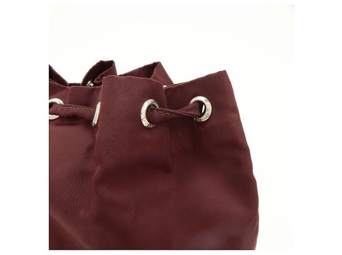 PRADA Nylon Saffiano Leder Beuteltasche mit Dreieckslogo - Ansicht 14