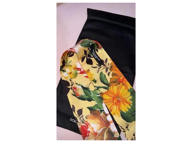 Dolce & Gabbana pañuelo de seda floral amarillo y rosa - vista 3