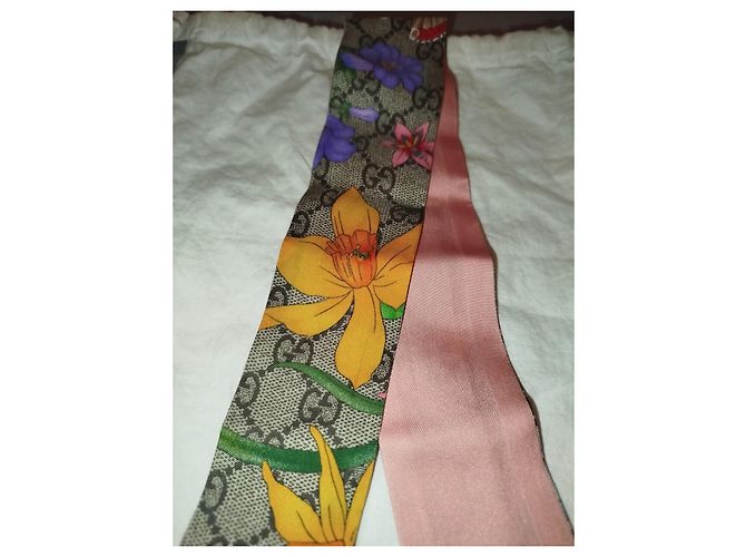 Gucci Seidenschal mit Blumenprint - Ansicht 3