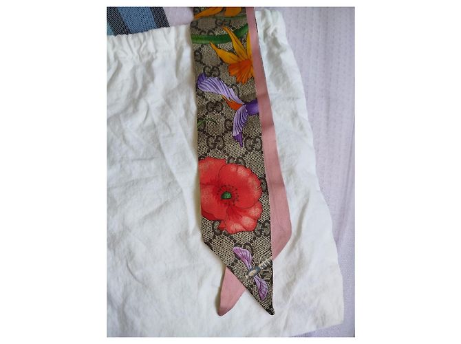 Gucci Seidenschal mit Blumenprint - Ansicht 4